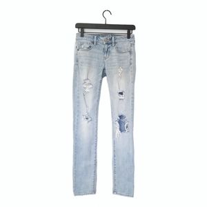 American Eagle | Distressed Light Wash Skinny Jean